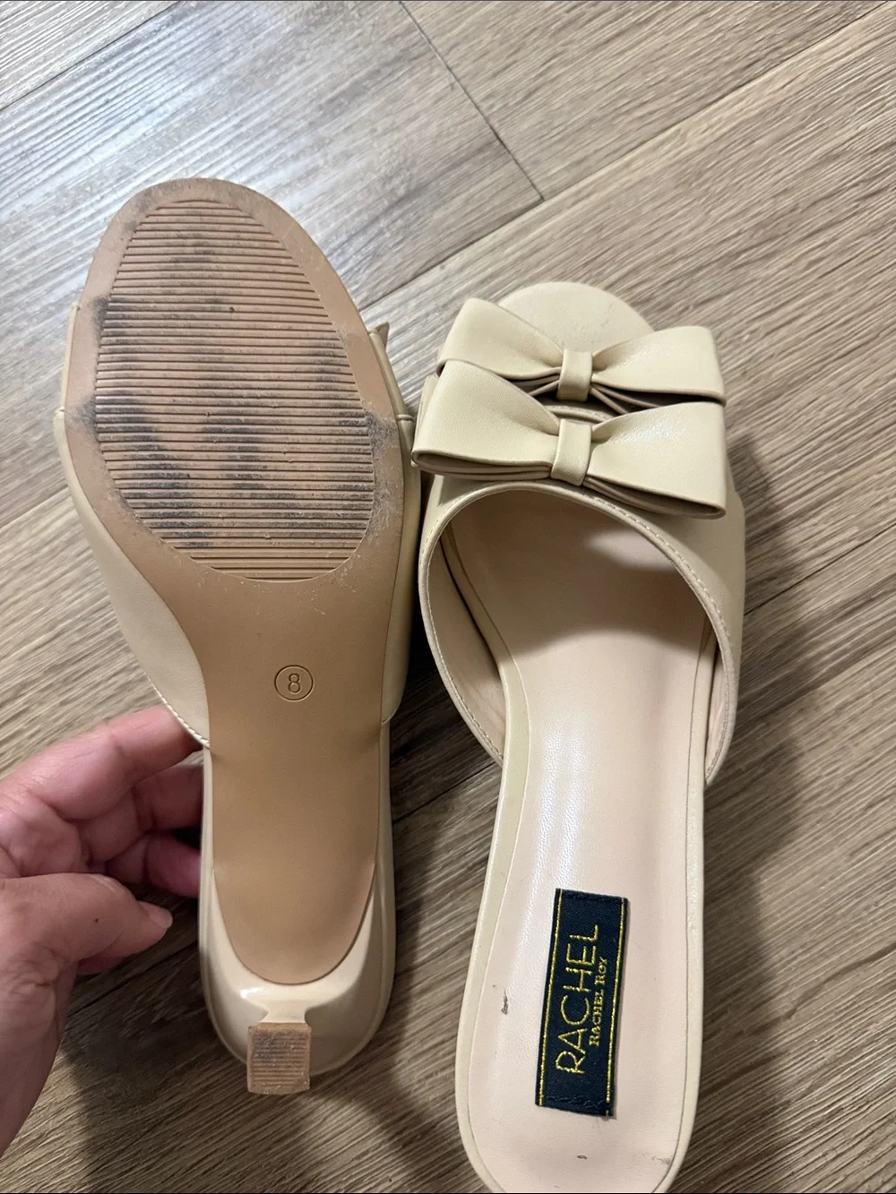 Rachel by Rachel Roy Cream Bow Pumps size 8